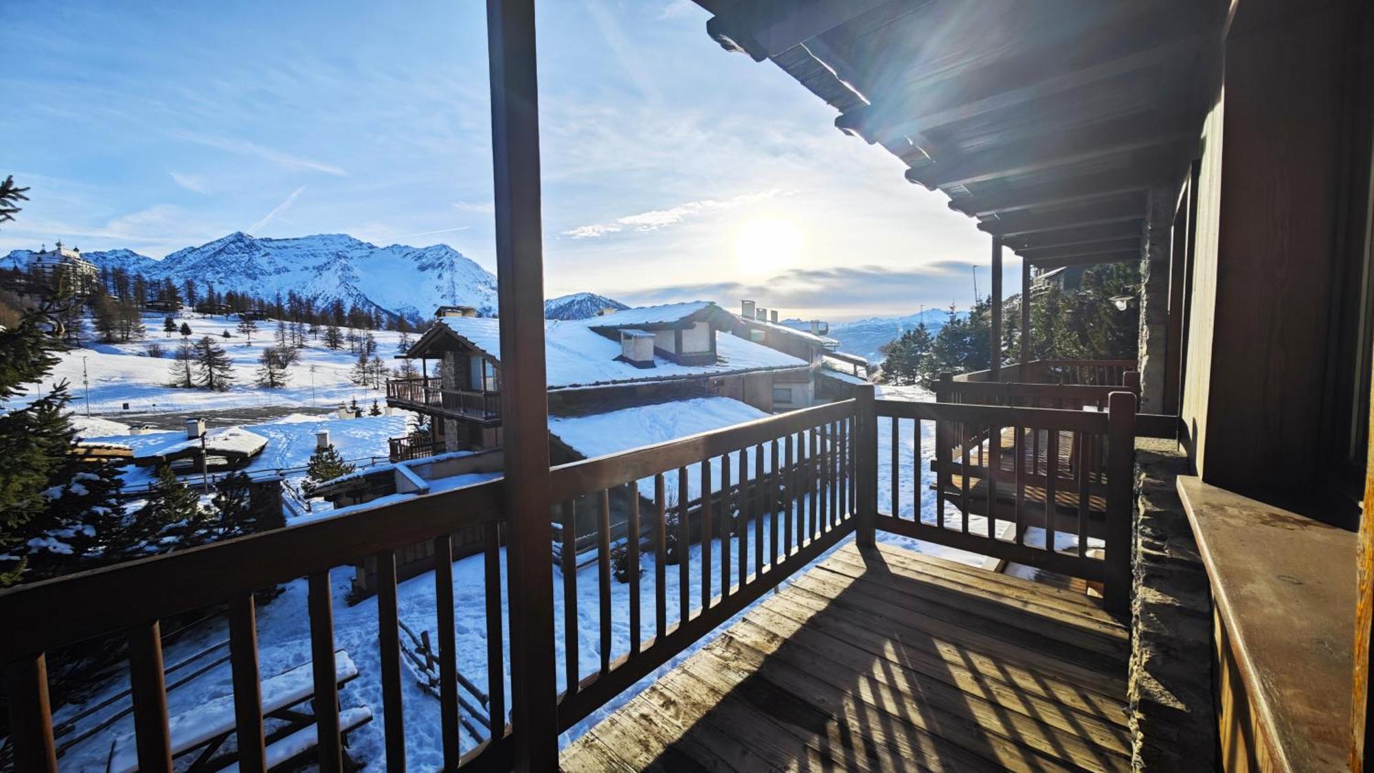 Hostdomus - Imperial Chalet Villa Colle Colle Sestriere Exteriör bild