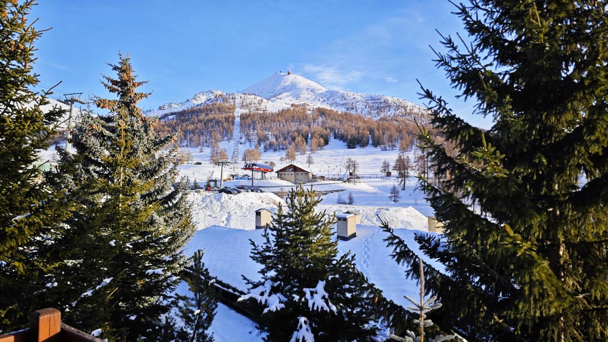 Hostdomus - Imperial Chalet Villa Colle Colle Sestriere Exteriör bild
